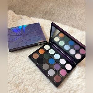 Urban Decay Distortion Eyeshadow Palette